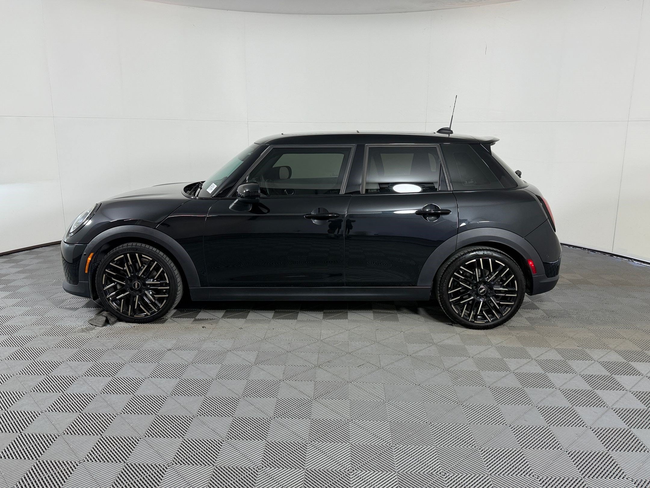 mini hardtop 4 door 2025 WMW53GD03S2W62594 image mini hardtop 4 door 2025 WMW53GD03S2W62594 image